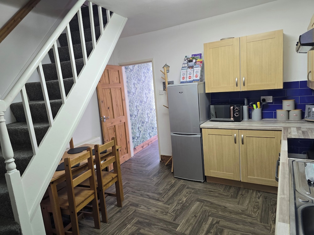 Eden Rose Cottage in Morecambe hot tub