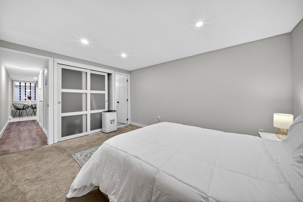 Stylish Downtown Retreat Steps To Nyc 3 Bedroom Duplex