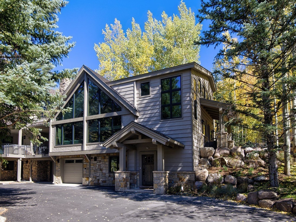 Greenhill Court Chalet view 3