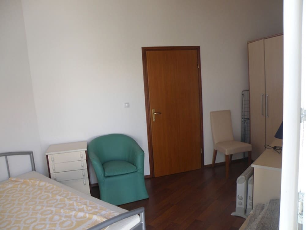 Maestro - 30m From the Beach & Parking - A2 view 3