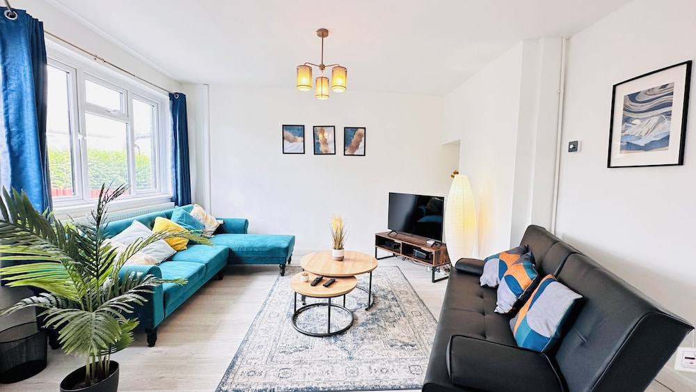 Pengam House