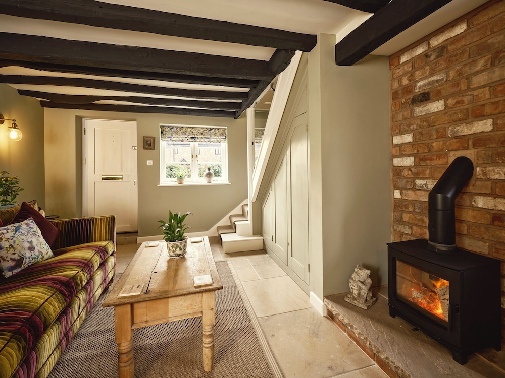 1 Kingswood Cottage