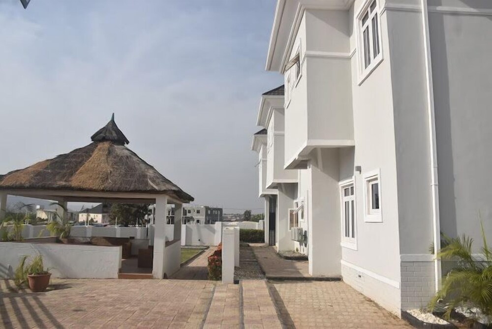 WHTYESCAPE SERVICED APARTMENTS