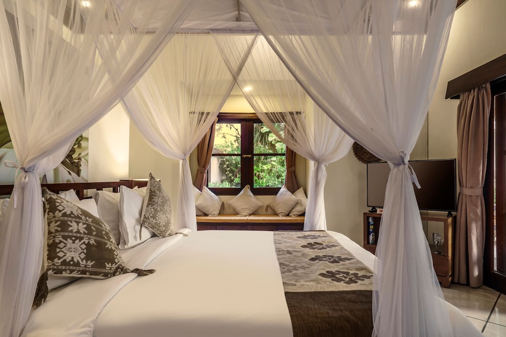 Villa Gading by Alfred in Bali - Stunning 4BD Villa in the Heart of Seminyak Beach