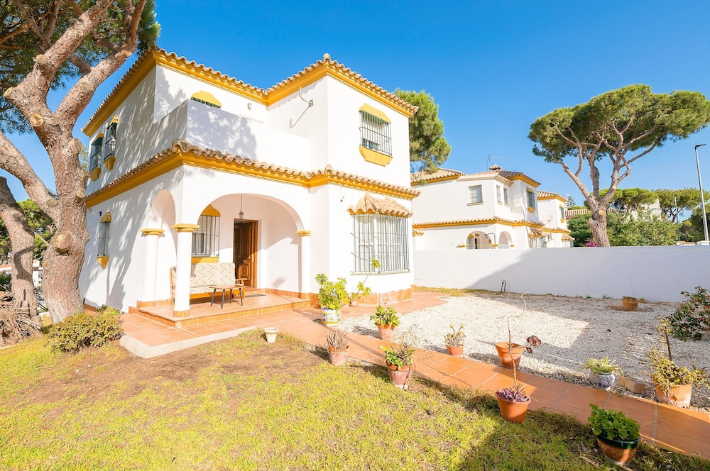 Villa Pinares in Chiclana de la Frontera