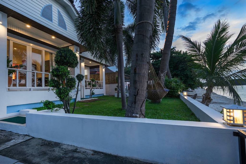 3 Bedroom Beach Front Villa Bangrak