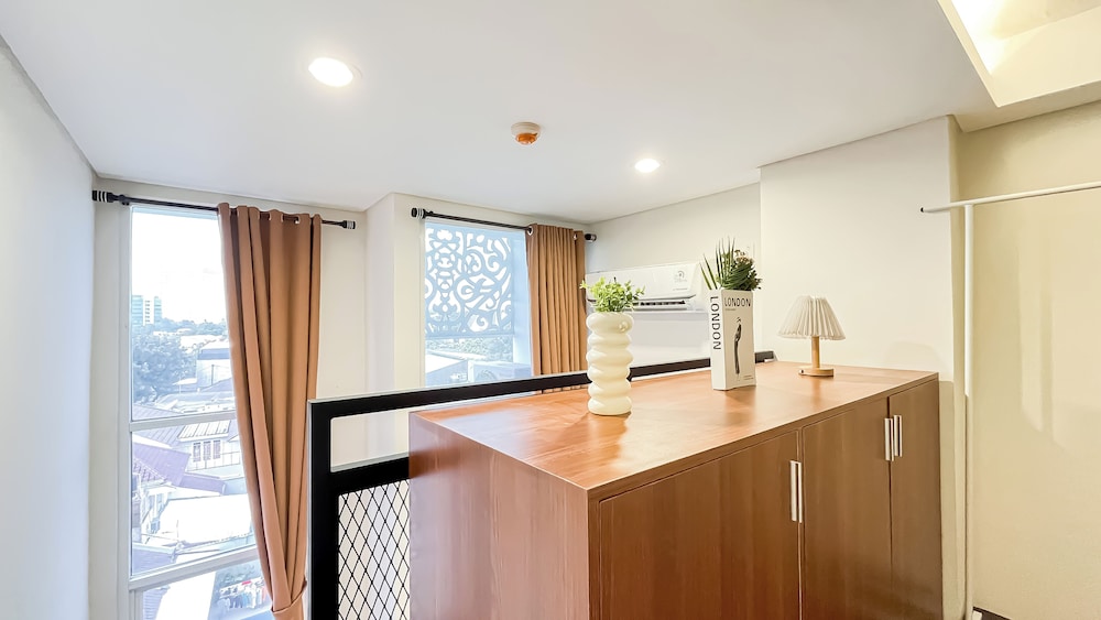 Quiet And Strategic Studio Loft At Apple 1 Condovilla Apartment