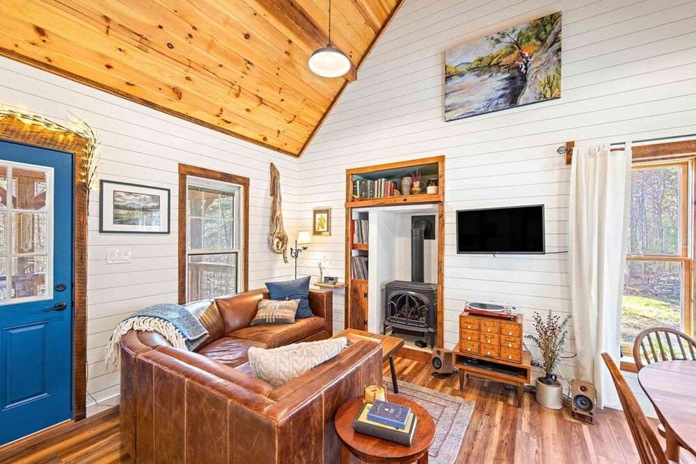 Blue Ridge Beech Cabin
