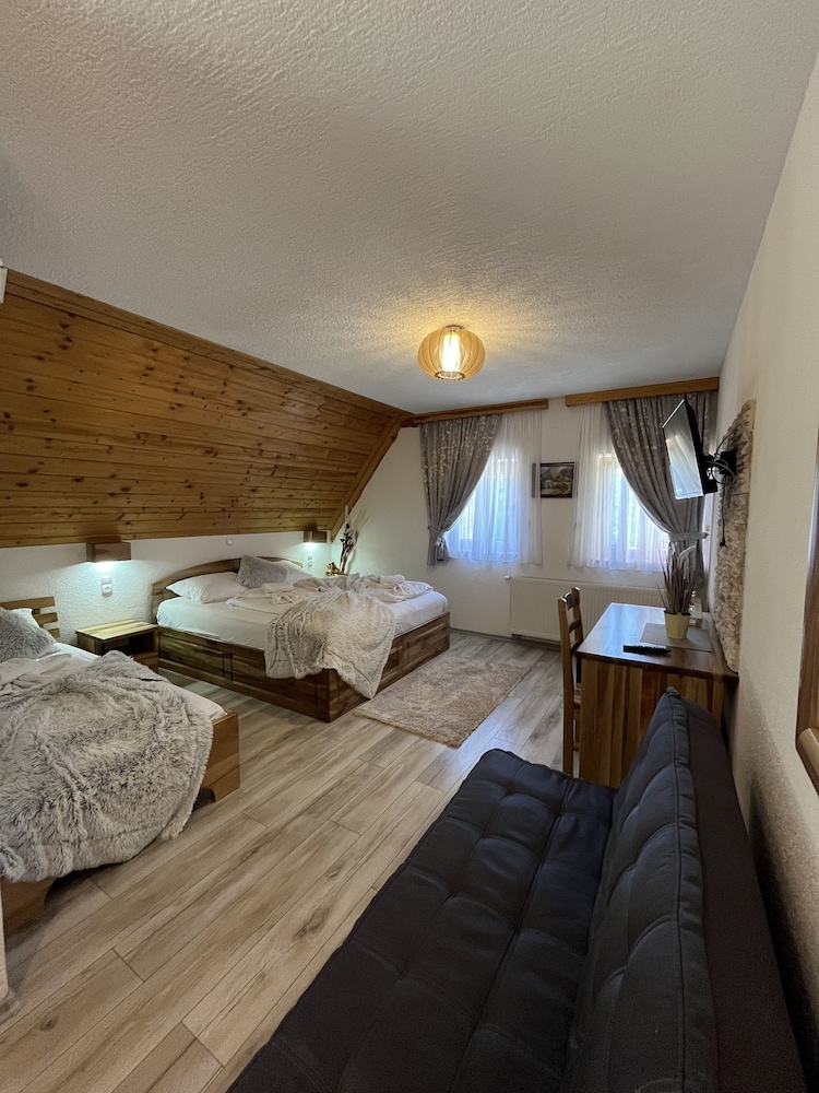 Rustic Inn River 2