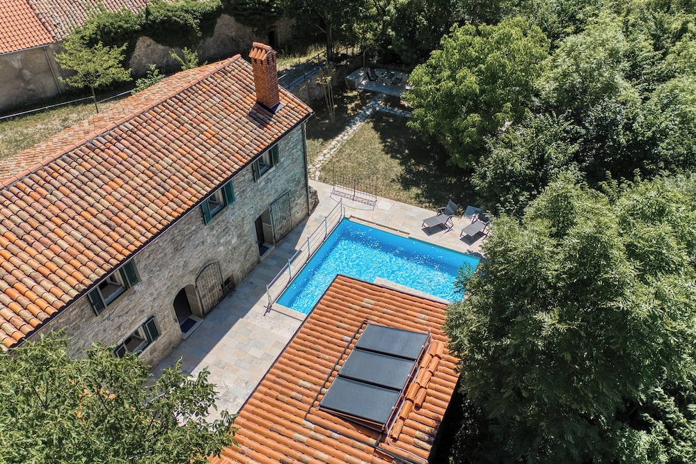 Stone Villa Galant with Pool