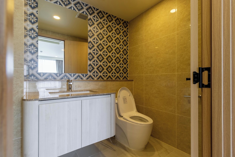 New Condo Near Phuket Beach Clubs C227