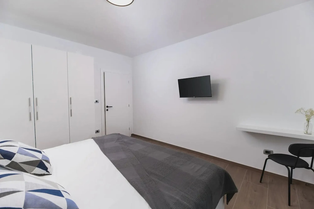 Photinia in Labin With 3 Bedrooms and 1 Bathrooms