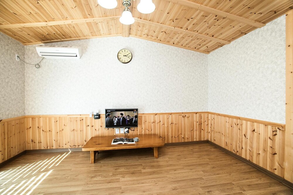 Samcheok Janghobadasoop Pension view 3