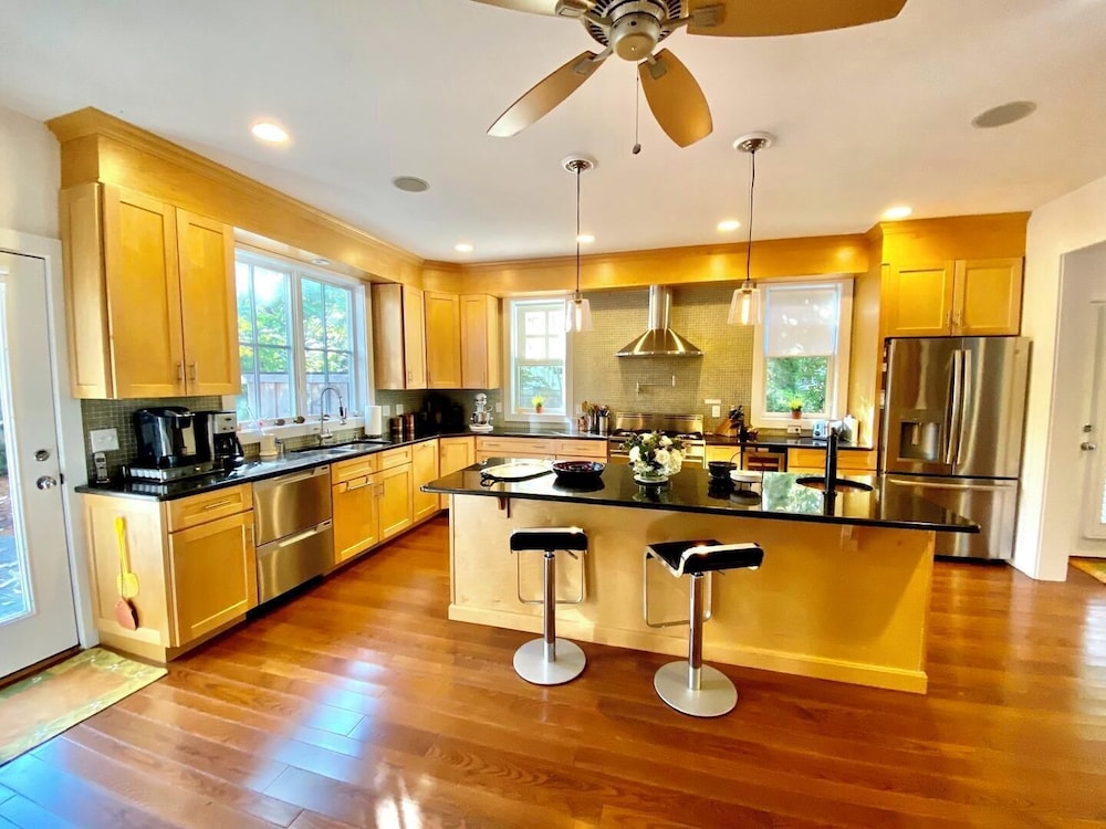 Bayard Avenue 404