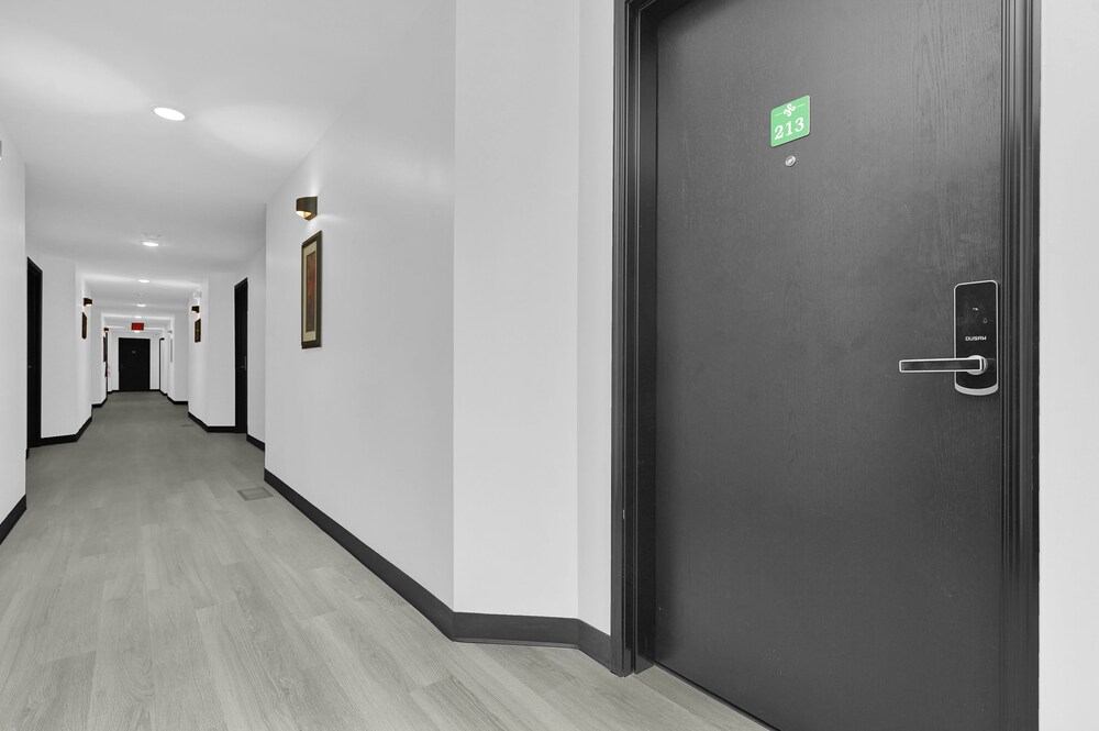 Holmes Suites Inn Columbus Pataskala - I-70 East - Property Image 13