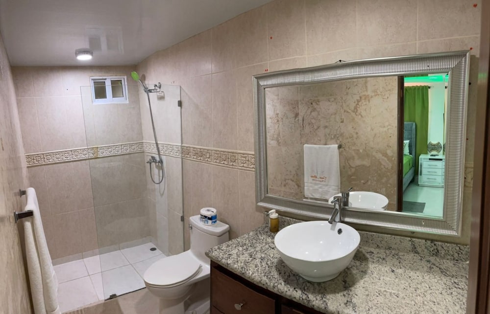 Room-cozy 1bd With Common Jacuzzi view 2