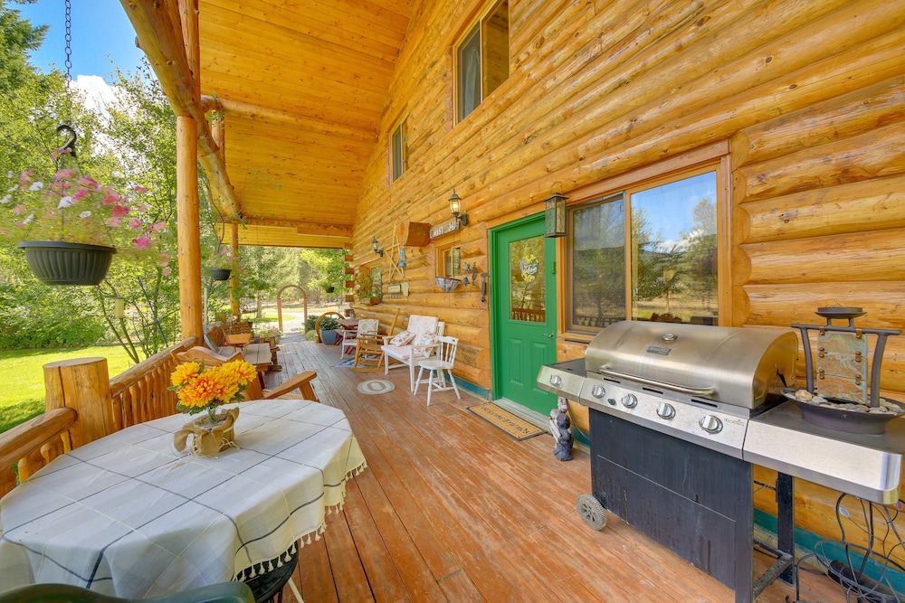 Libby Home w/ Mountain Views: Gazebo & Fire Pit! view 4