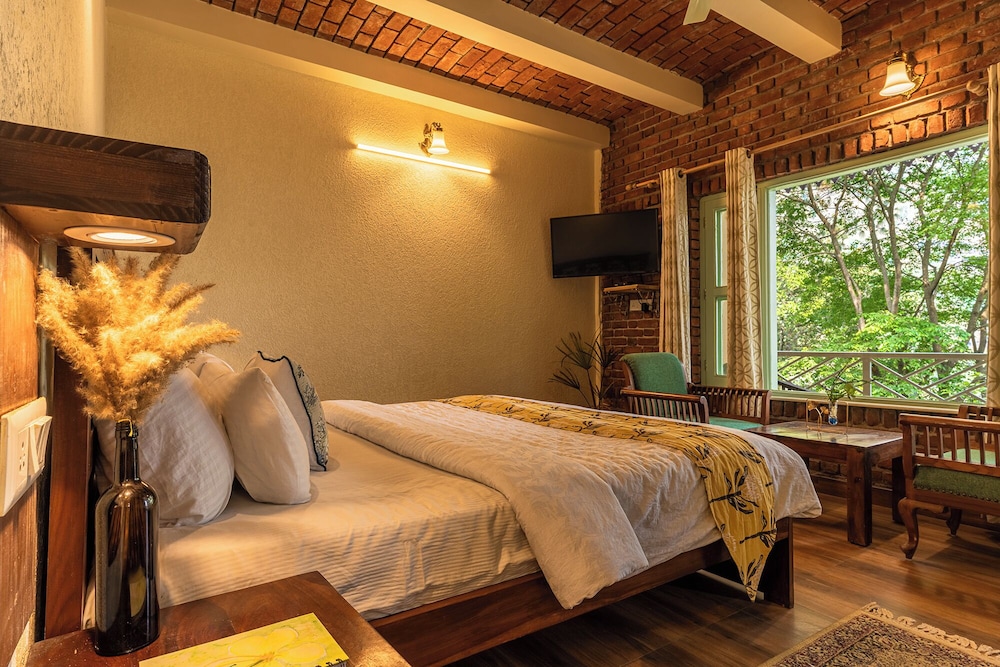 Echor Malusara Lakeview Retreat Bhimtal