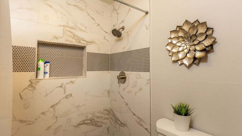 Ultra Modern Old Town Scottsdale 3 Bedroom!