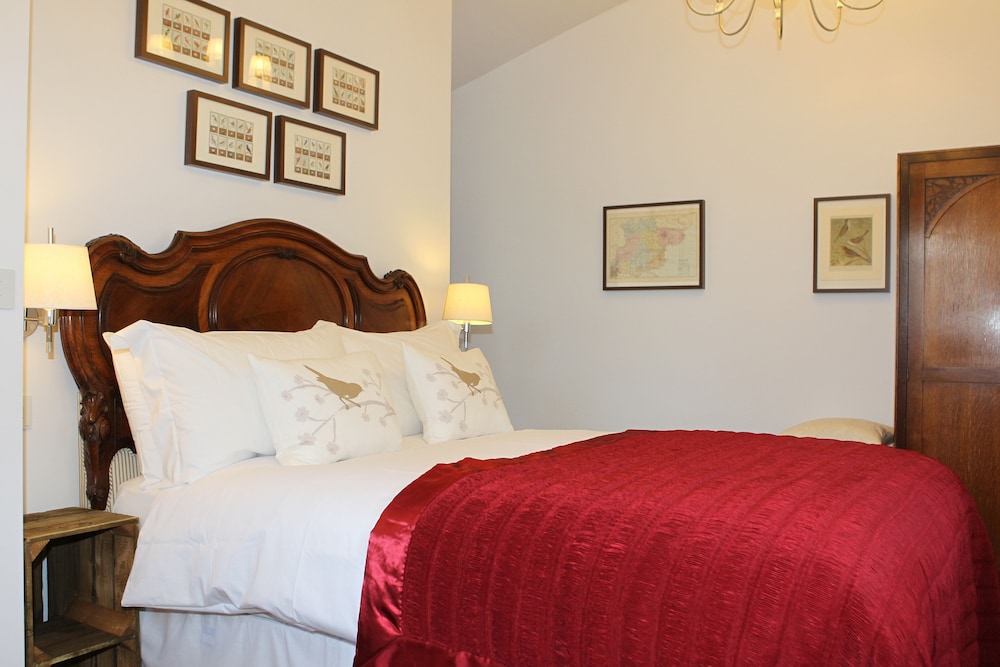 The Compasses Inn