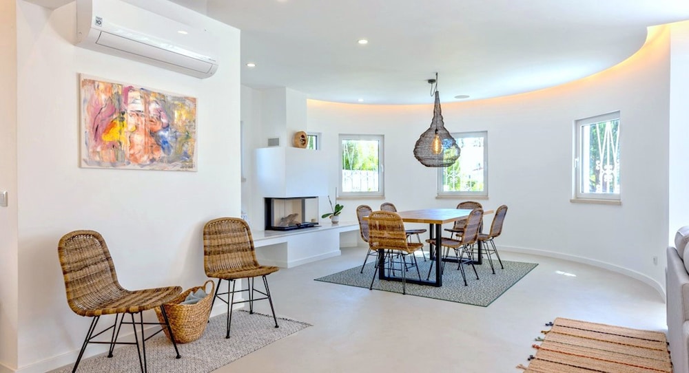 Old Village Area, Your Perfect Vilamoura Getaway, Private Pool, AC & Wifi