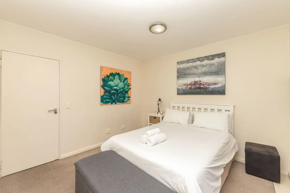 Delightful 2 Bedroom Townhouse in Woodstock view 5