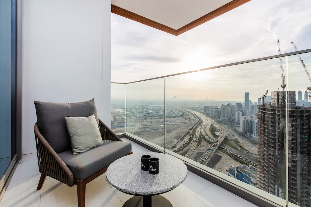 Sky Premium 1BR Duplex with city view