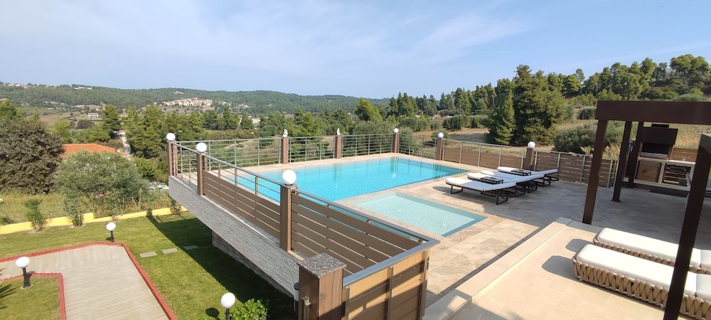 Aracelia Villas with private pools