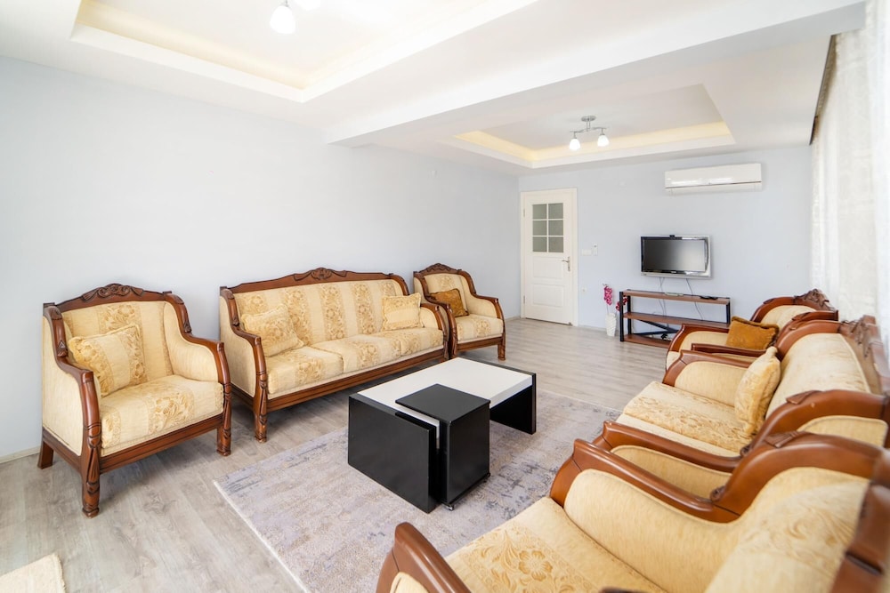 Comfortable and Stylish Apartment in Fethiye view 2