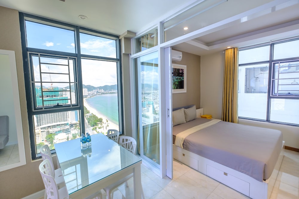 Sunrise Ocean View Apartment
