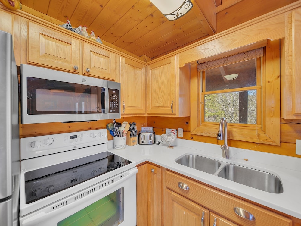 Ern821 - Tranquil Times 5 Bedroom Cabin