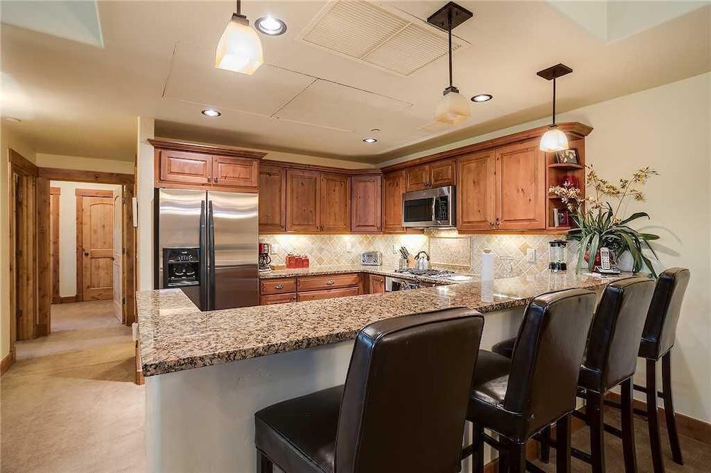 5305 Emerald Lodge, Trappeur's Crossing Apartment 4