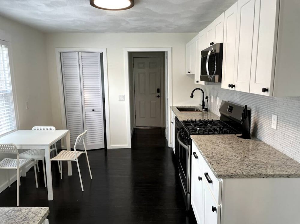 Modern Two Bedroom Condo - Near Boston