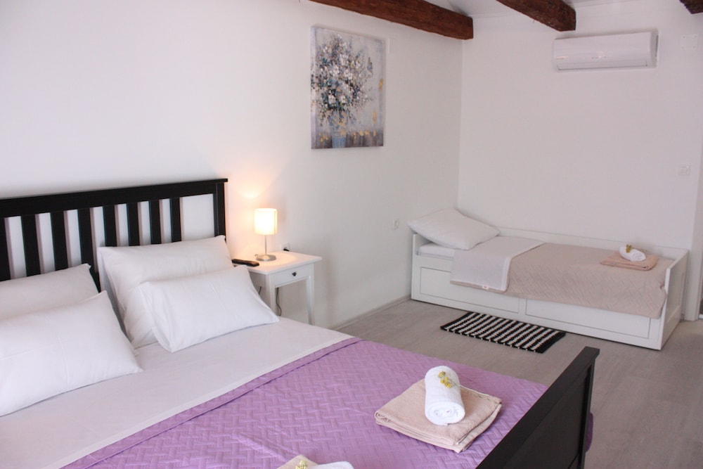 Villa Mate view 4