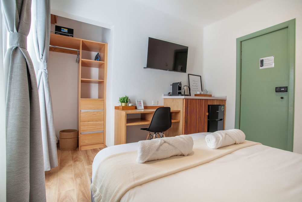 Bright & sweet unit in middle Polanco