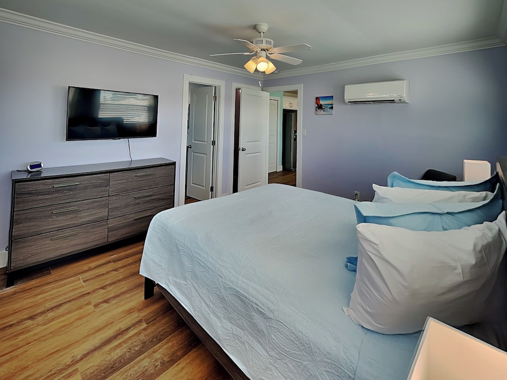 The Tides Retreat by Distinctive Beach Rentals