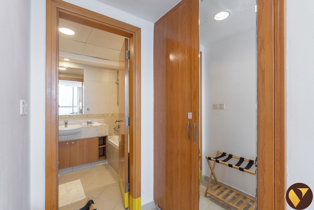 Luxury Stay in JLT Near Metro & JBR