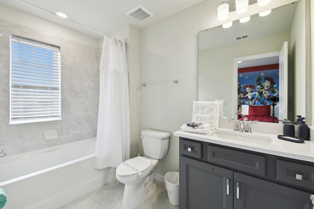 5 BD En-suites, Game Room, Pool, Sleeps 14, Disney