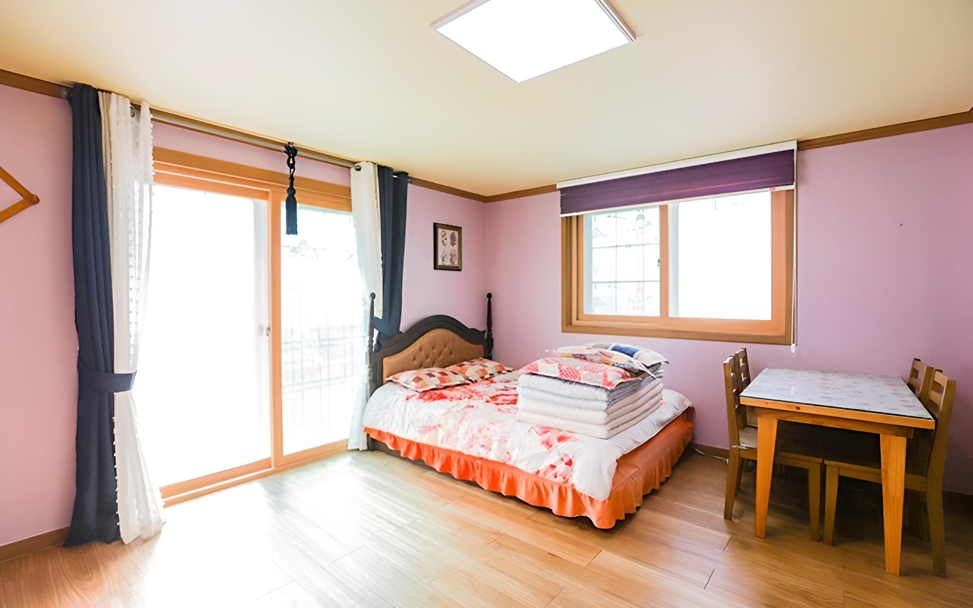 Tongyeong Santa Lucia Pension view 5