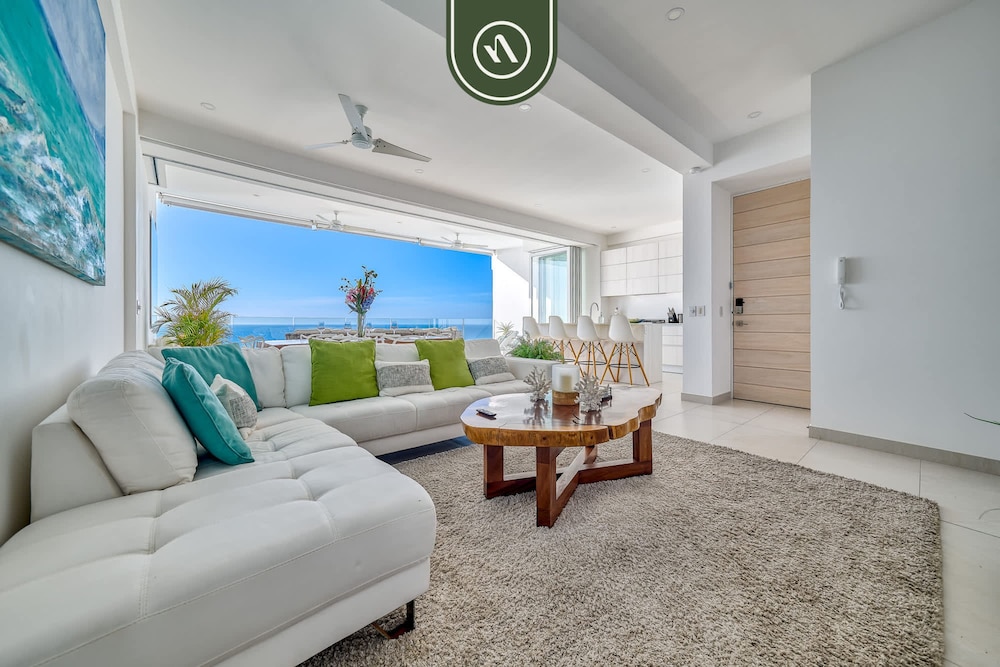 1BR Condo Near to Beach