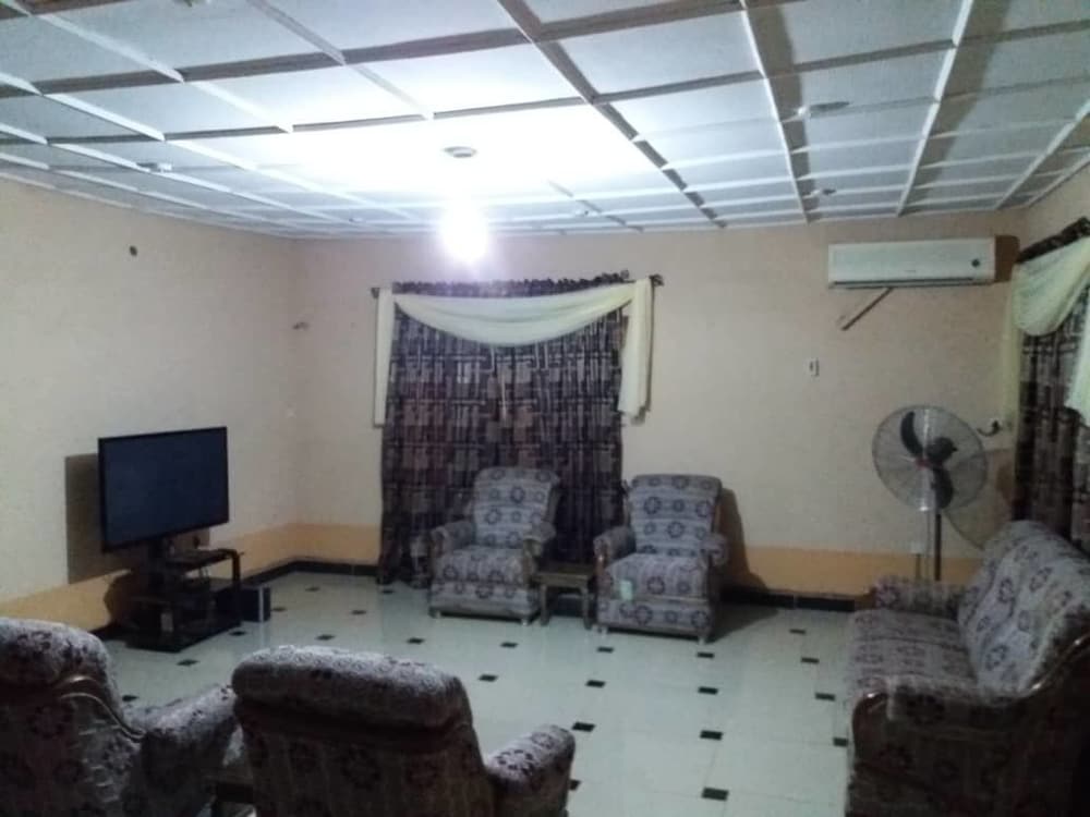 Longe Villa