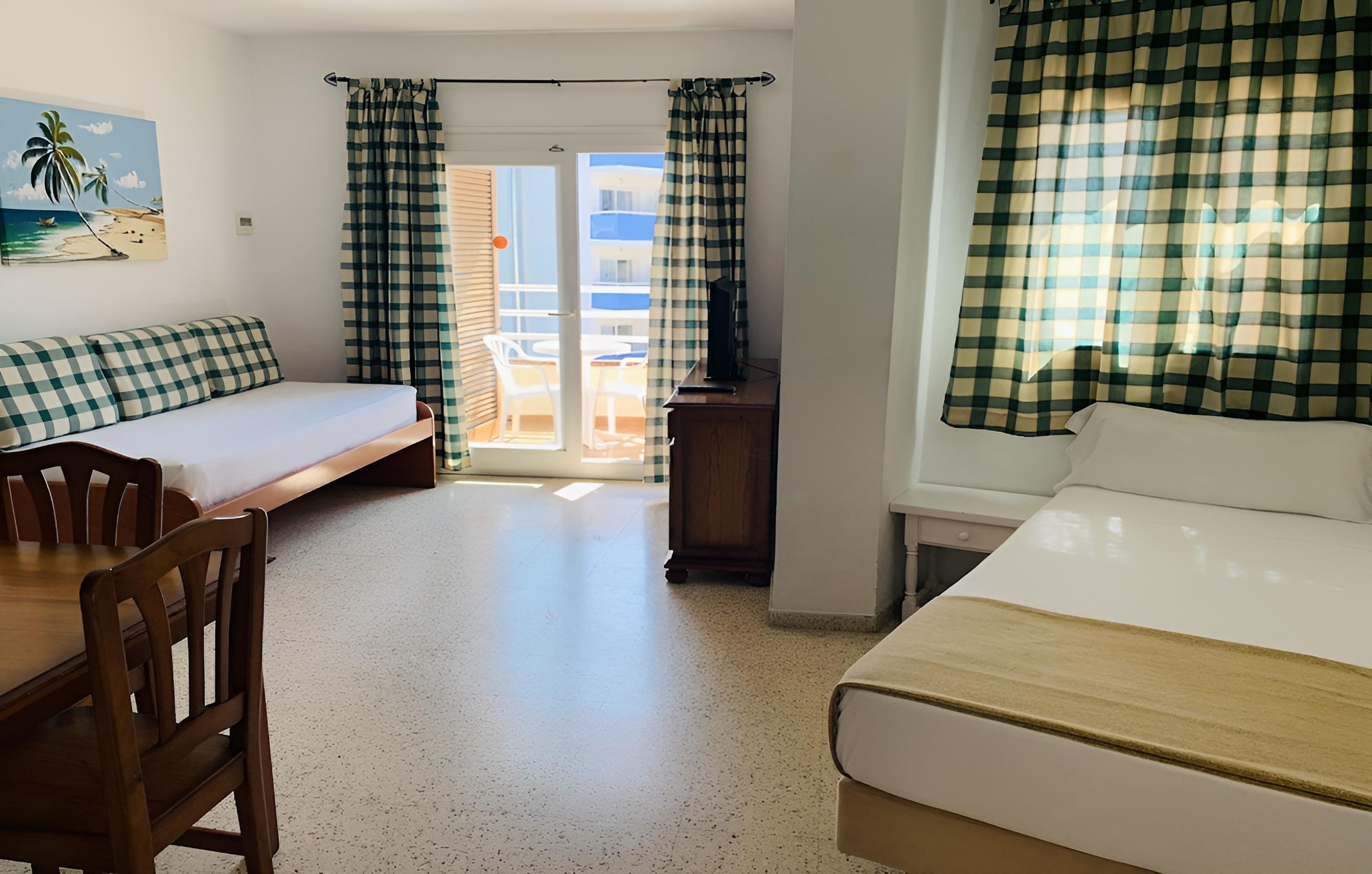 Eva Apartahotel