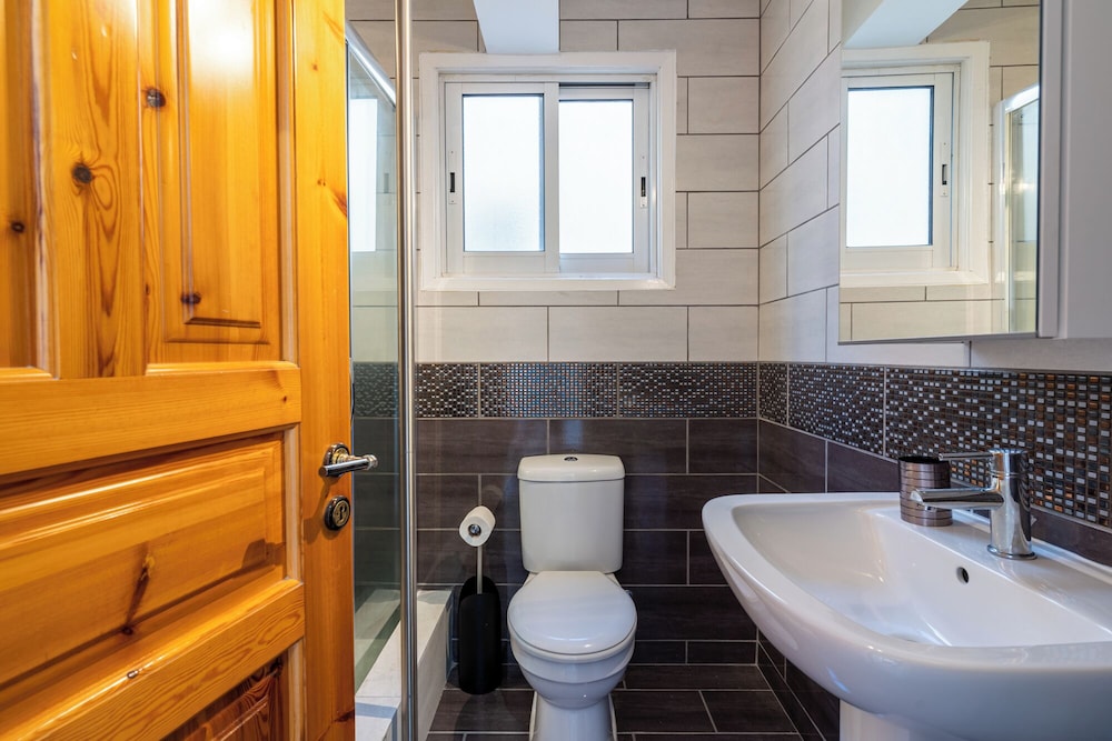 Jayde 2-BR Apt. & Balcony in Larnaca