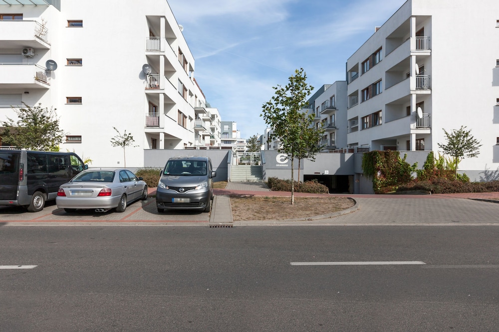 Apartments Chelmonskiego by Renters view 4