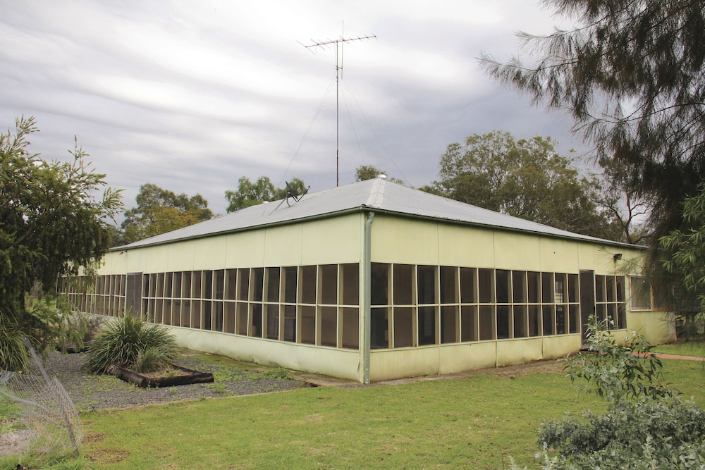 Gundabooka Cottages