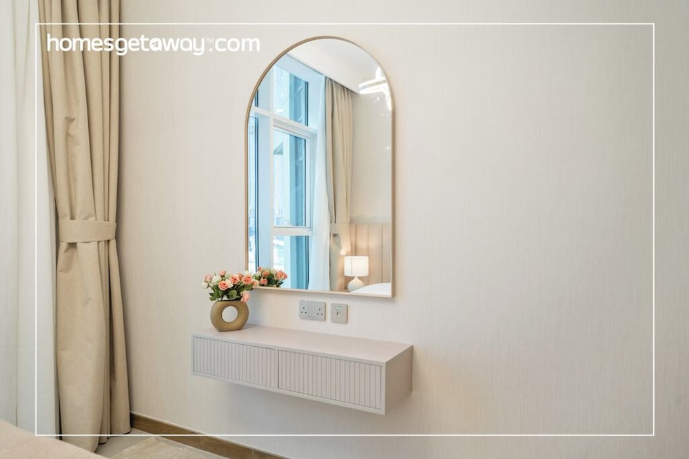Modern 2BR – Canal-Side Elegance