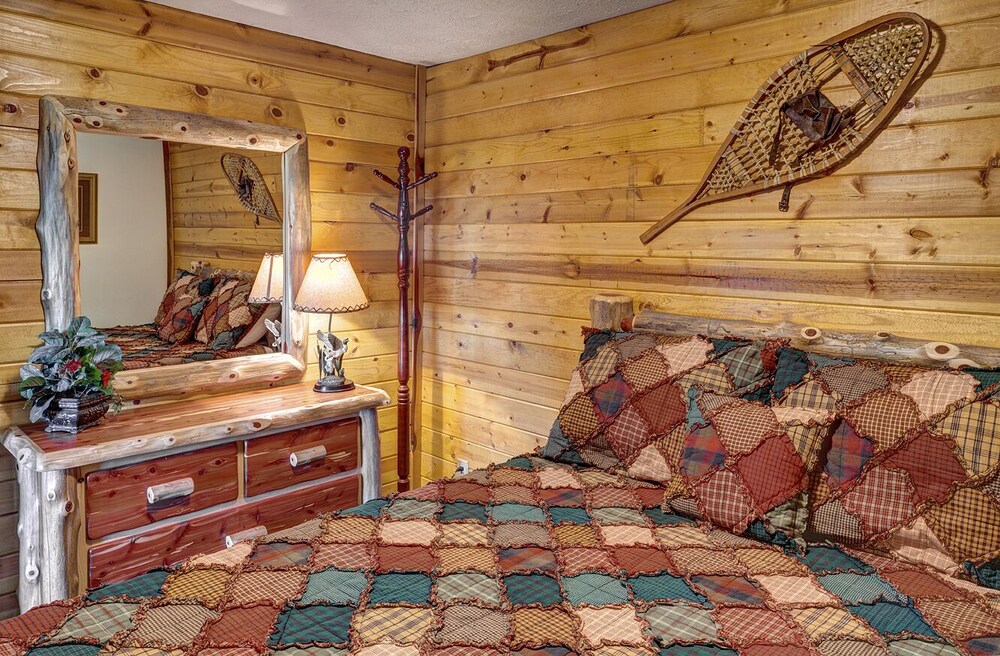 Lake Shore Cabins on Beaver Lake