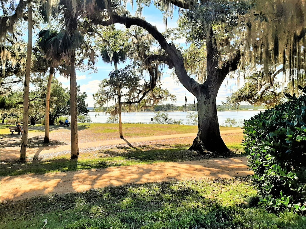 Boaters Dream Pool Spa Dock Walking Biking