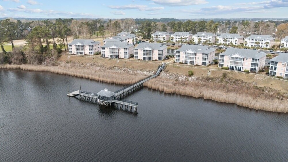 Waterway Village 3i 2 Bedroom Condo