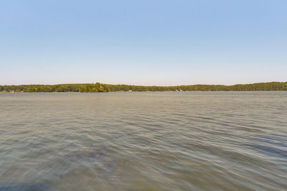 Lake Wapogasset Home w/ Dock: 7 Mi to Amery